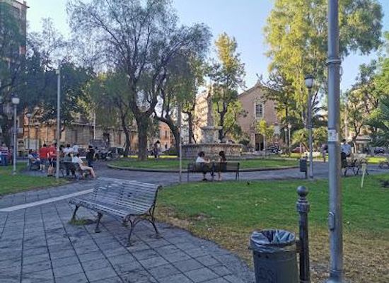 italy/sicily/landmark/piazza-cavour