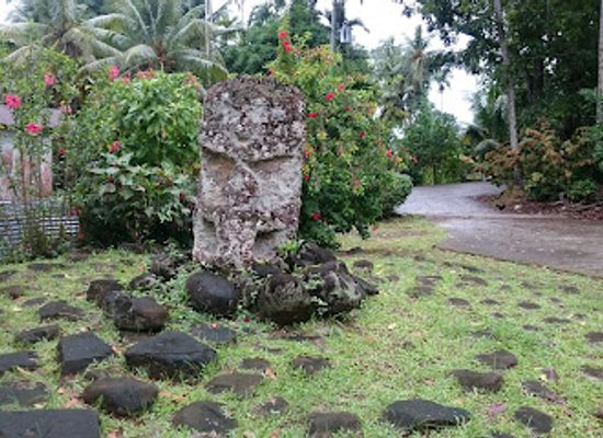 palau/koror-town/landmark/mother-child-stone