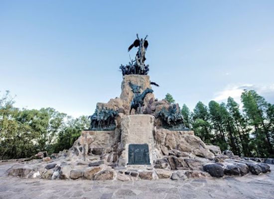 argentina/mendoza/chacras-de-coria/landmark/cerro-de-la-gloria