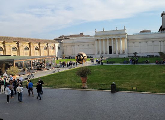 vatican-city/vatican-pinacoteca/landmark/vatican-museums