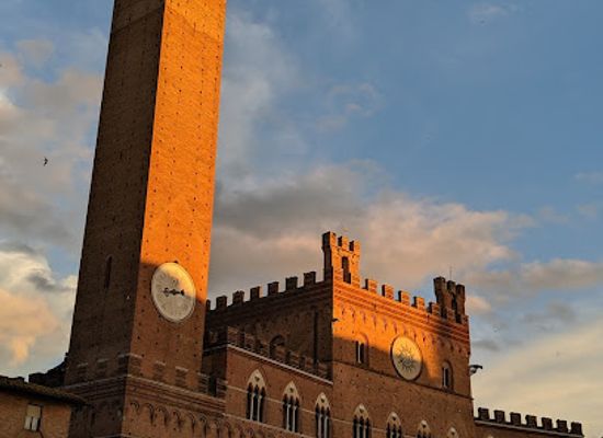 italy/siena/landmark/loggia-della-mercanzia