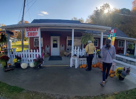 michigan/southwest-michigan/landmark/verhage-fruit-farms-cider-mill