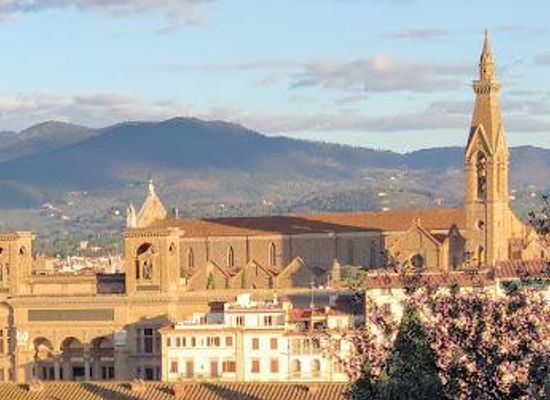 italy/chianti/landmark/piazza-dei-cavalleggeri