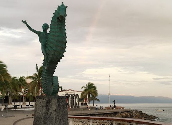 mexico/puerto-vallarta/landmark/the-boy-on-the-seahorse
