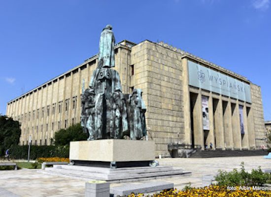 poland/krakow/landmark/national-museum-in-krakow