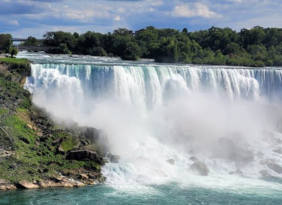canada/niagara-falls/fallsview/landmark/fallsview-tourist-area