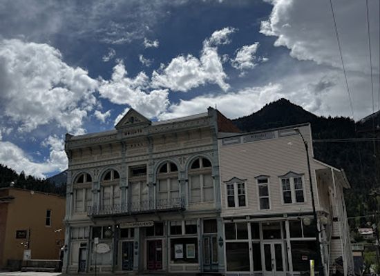 colorado/ouray/landmark/sauvage-spectrum-wine-lounge