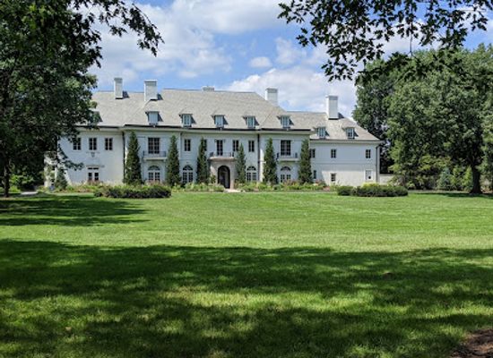 indiana/the-lakes-region/landmark/oldfields-lilly-house-gardens