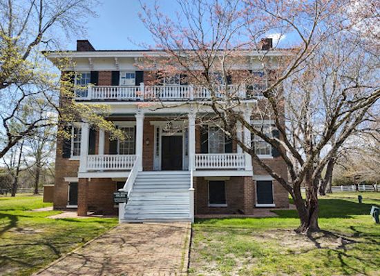 virginia/central-virginia/landmark/lee-hall-mansion