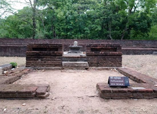 sri-lanka/polonnaruwa/landmark/polonnaruwa-siva-devale-no-7