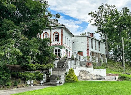 pennsylvania/southeastern-pennsylvania/landmark/tour-the-castle