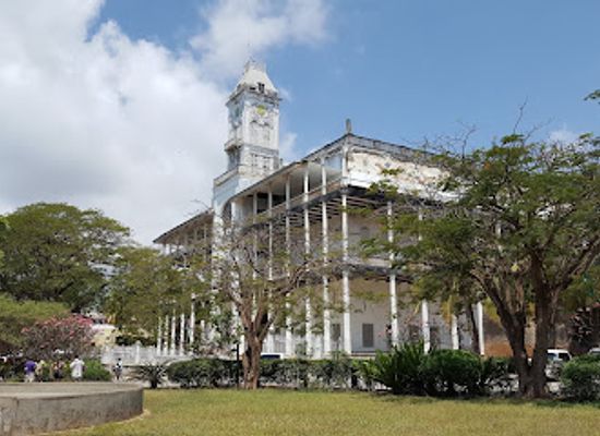 tanzania/stone-town/old-fort/landmark/house-of-wonders