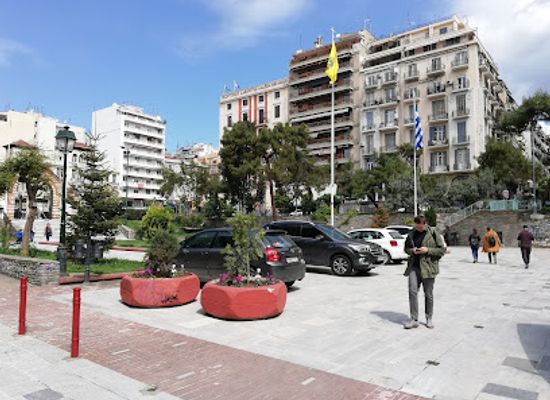 greece/thessaloniki/aristotelous-square/landmark/agia-sofia-square