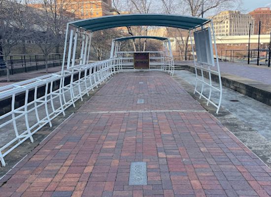 ohio/akron/downtown-akron/landmark/lock-2-park