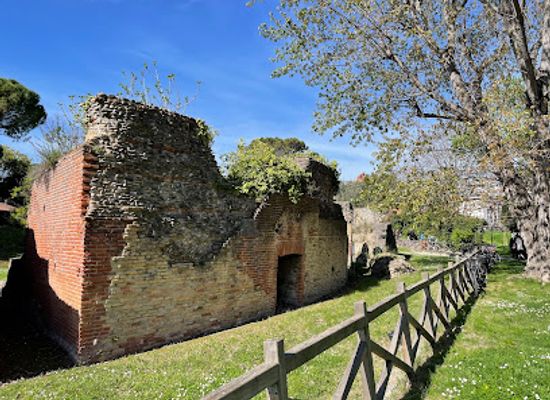 italy/rimini/landmark/anfiteatro-romano