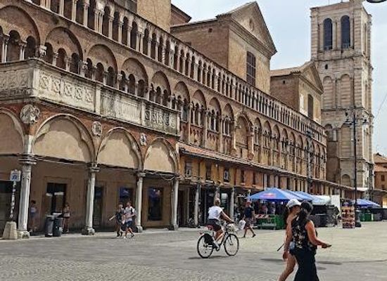 italy/emilia-romagna/landmark/piazza-trento-trieste-0