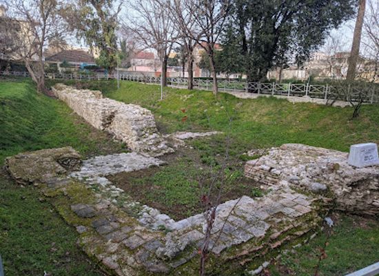 albania/patos/landmark/the-wall-ruins-of-the-ancient-city-of-aulon-vlore