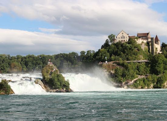 switzerland/schaffhausen/landmark/restaurant-laufen-castle-at-the-rheinfalls