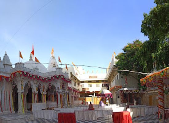 india/rajkot/landmark/shree-panchnatha-mahadeva-mandir