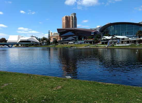 australia/adelaide/north-adelaide/landmark/pinky-flat