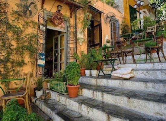 greece/athens/landmark/las-escaleras-de-mnisikleous