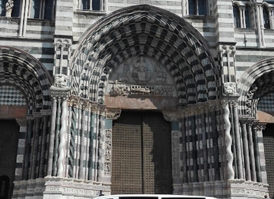 italy/genoa/landmark/genova-walks