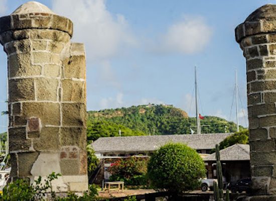 antigua-and-barbuda/saint-mary/landmark/nelson-s-dockyard-national-park