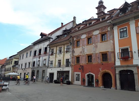 slovenia/skofja-loka/landmark/sokolski-dom-skofja-loka