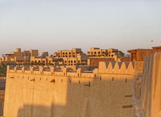 united-arab-emirates/liwa-oasis/landmark/tesla-destination-charger
