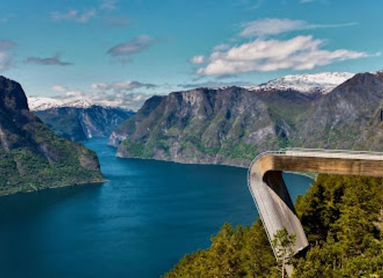 norway/sognefjord/landmark/stegastein-lookout