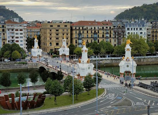 spain/san-sebastian/gros/landmark/maria-kristina-zubia