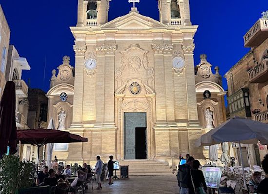 malta/xaghra/landmark/pjazza-san-gorg
