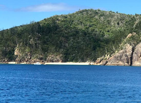 australia/the-whitsundays/landmark/luncheon-bay