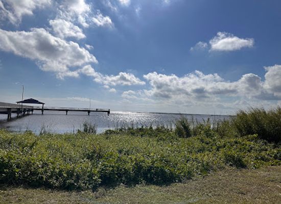 florida/lake-okeechobee/landmark/observation-deck-and-pavilion-in-lake-okeechobee-park-in-the-town-of-of-okeechobee