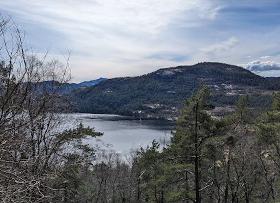 norway/preikestolen/landmark/preikestolen-trail-plataet