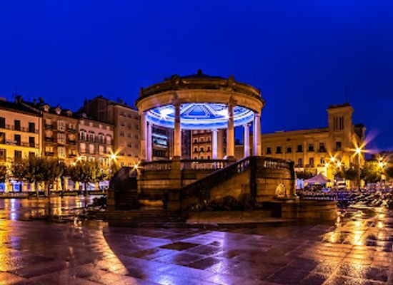 spain/pamplona/landmark/plaza-del-castillo
