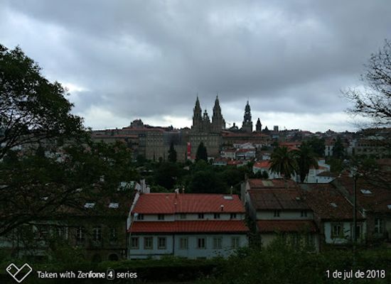 spain/santiago-de-compostela/landmark/entre-pipos