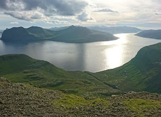 faroe-islands/vagar/landmark/sornfelli-parking