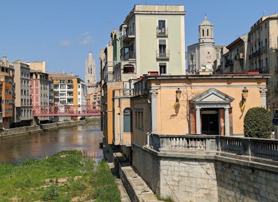 spain/girona/landmark/tourist-information-office