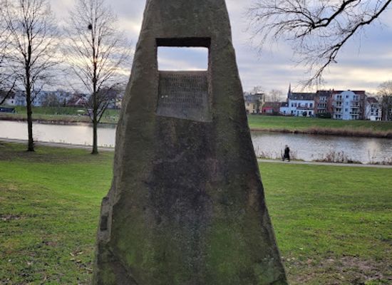 germany/bremen/schnoor/landmark/stone-toten