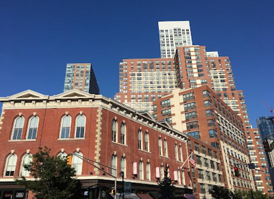 new-jersey/jersey-city/landmark/newark-avenue-pedestrian-plaza