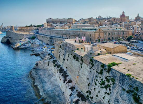 malta/valletta/landmark/boom-defence