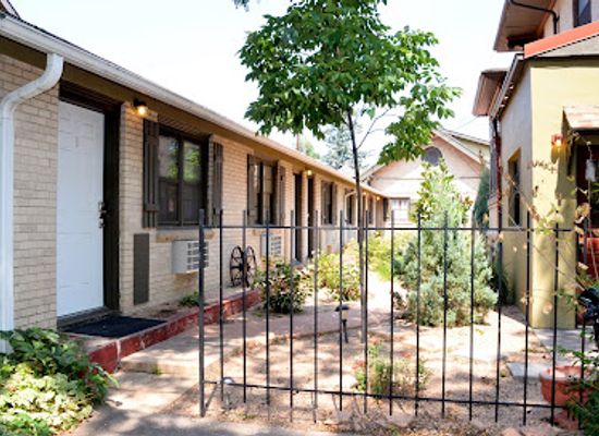 colorado/sterling/landmark/the-crest-motel