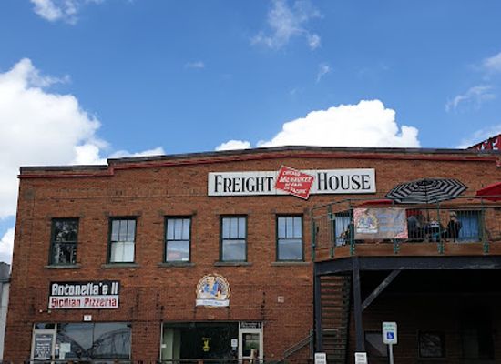 iowa/davenport/landmark/freight-house-farmers-market