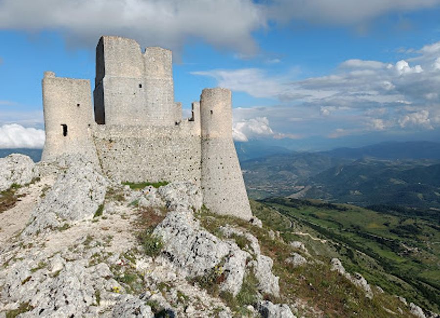 Explore the breathtaking Rocca Calascio, a historic castle in the heart of Abruzzo, offering stunning views and a glimpse into Italy's medieval past.