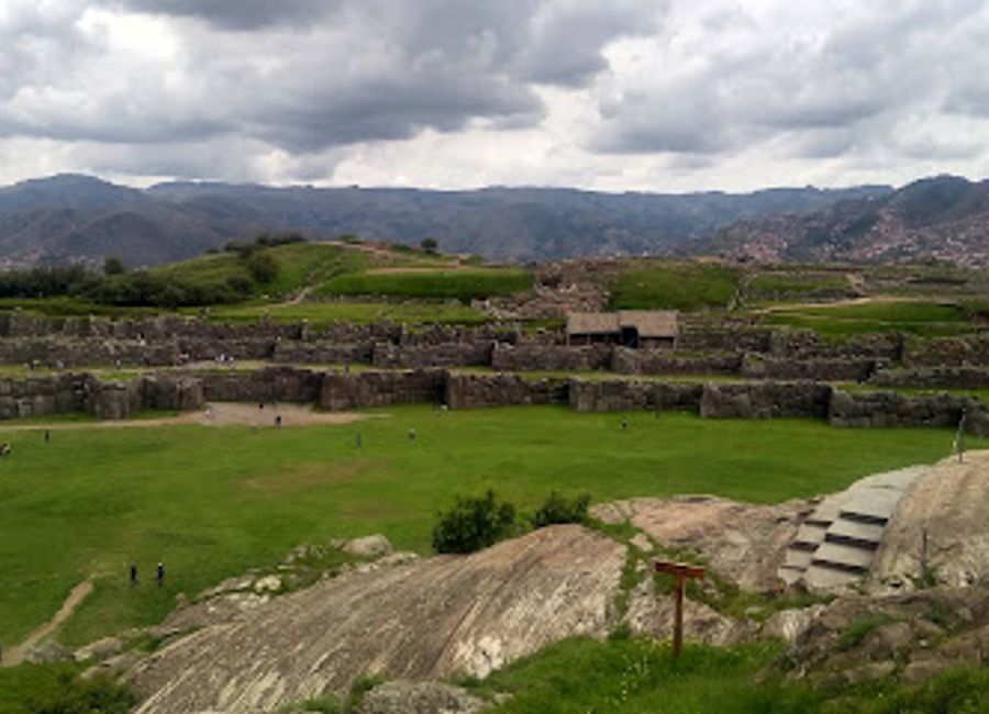 Discover Saqsaywaman, the breathtaking archaeological site in Cusco, Peru, where Incan history meets stunning panoramic views.