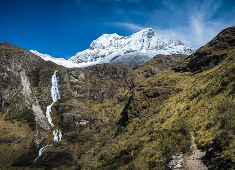 Explore Lake 69, a breathtaking alpine gem in the Peruvian Andes, known for its stunning turquoise waters and unforgettable hiking trails.