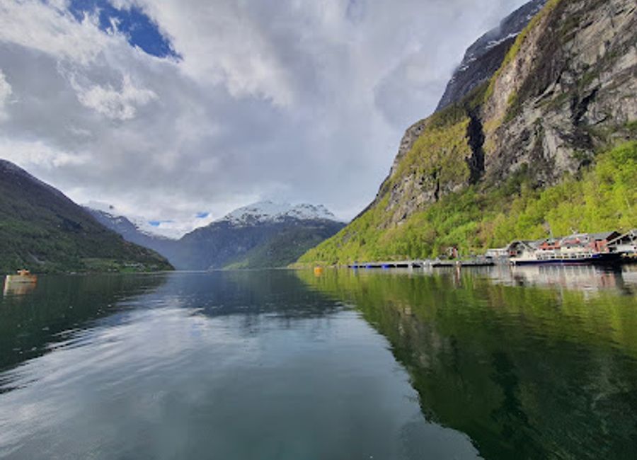 Discover the stunning Geirangerfjorden Marina, your gateway to the breathtaking views and adventures of Norway's iconic fjords.