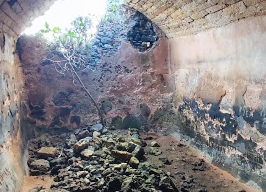 Explore the historical Wall Cistern in Monemvasia, a testament to Byzantine engineering and the town's resourceful past.