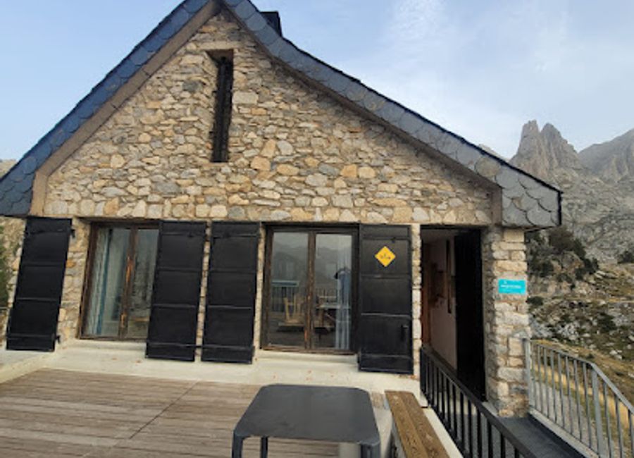 Discover the natural beauty and serene atmosphere of Refugi Amitges, your gateway to adventure in the stunning National Park of Aigüestortes.